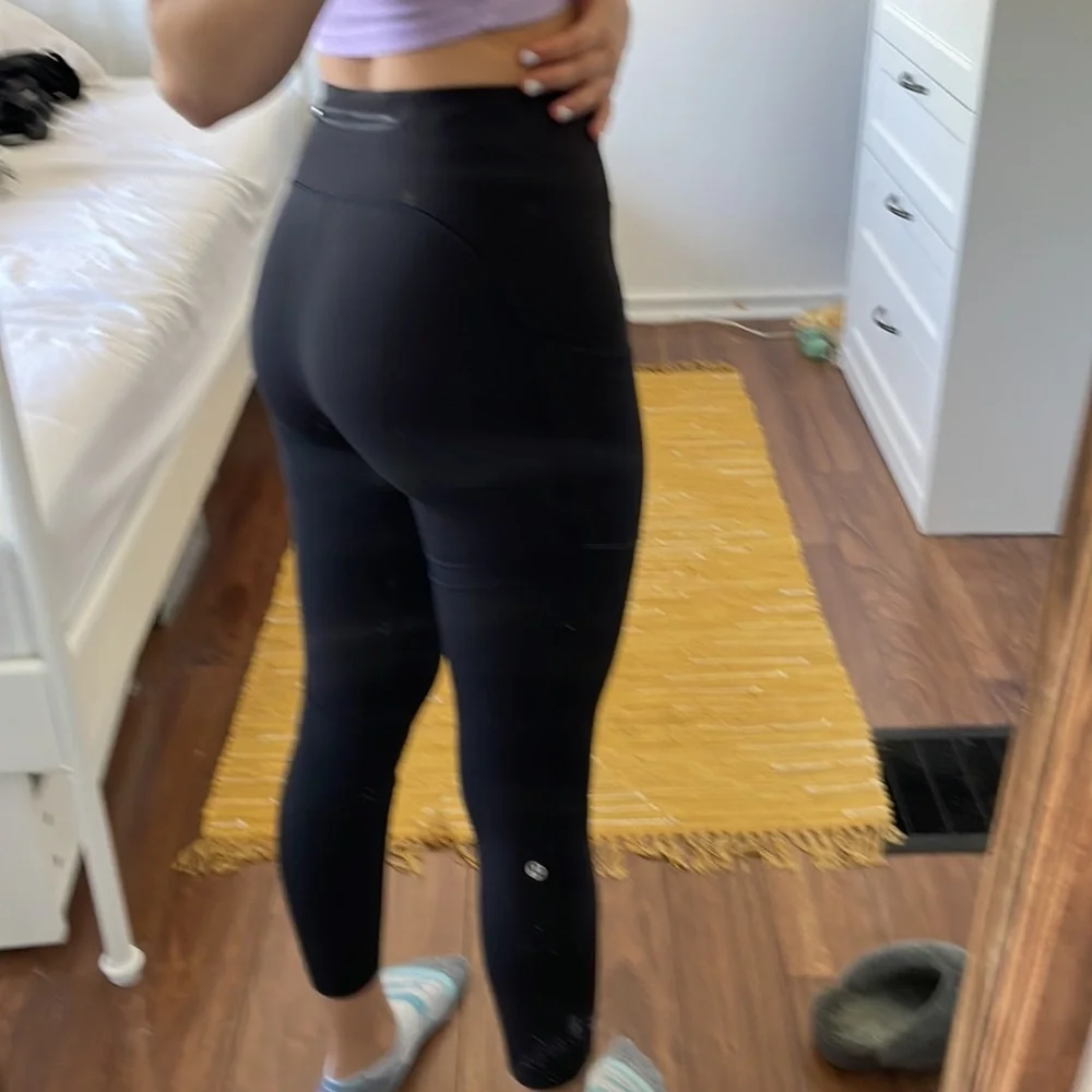 SALE!! Lululemon speed up tight with pockets.     1 - Picture 2 of 6